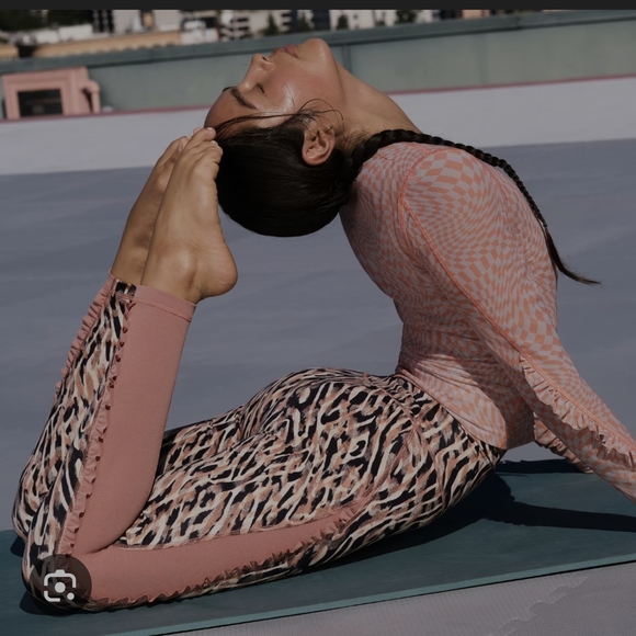 Adidas YOGA STUDIO CLASH PRINT 7/8 LEGGINGS & BRA - Picture 4 of 9